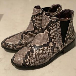 STEVE MADDEN ANKLE BOOTS